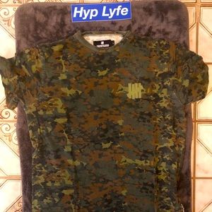 Vintage Undefeated camo Men's Size Large T-Shirt